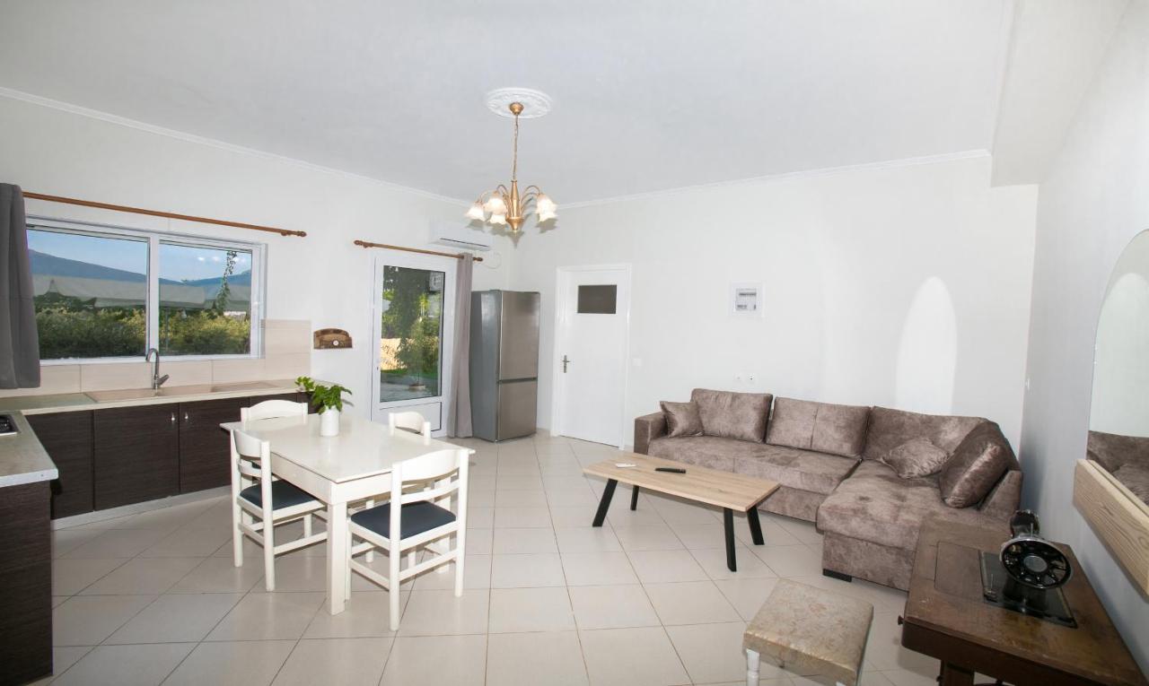Babi'S Villa - Garden Apartment Lixouri Exterior foto